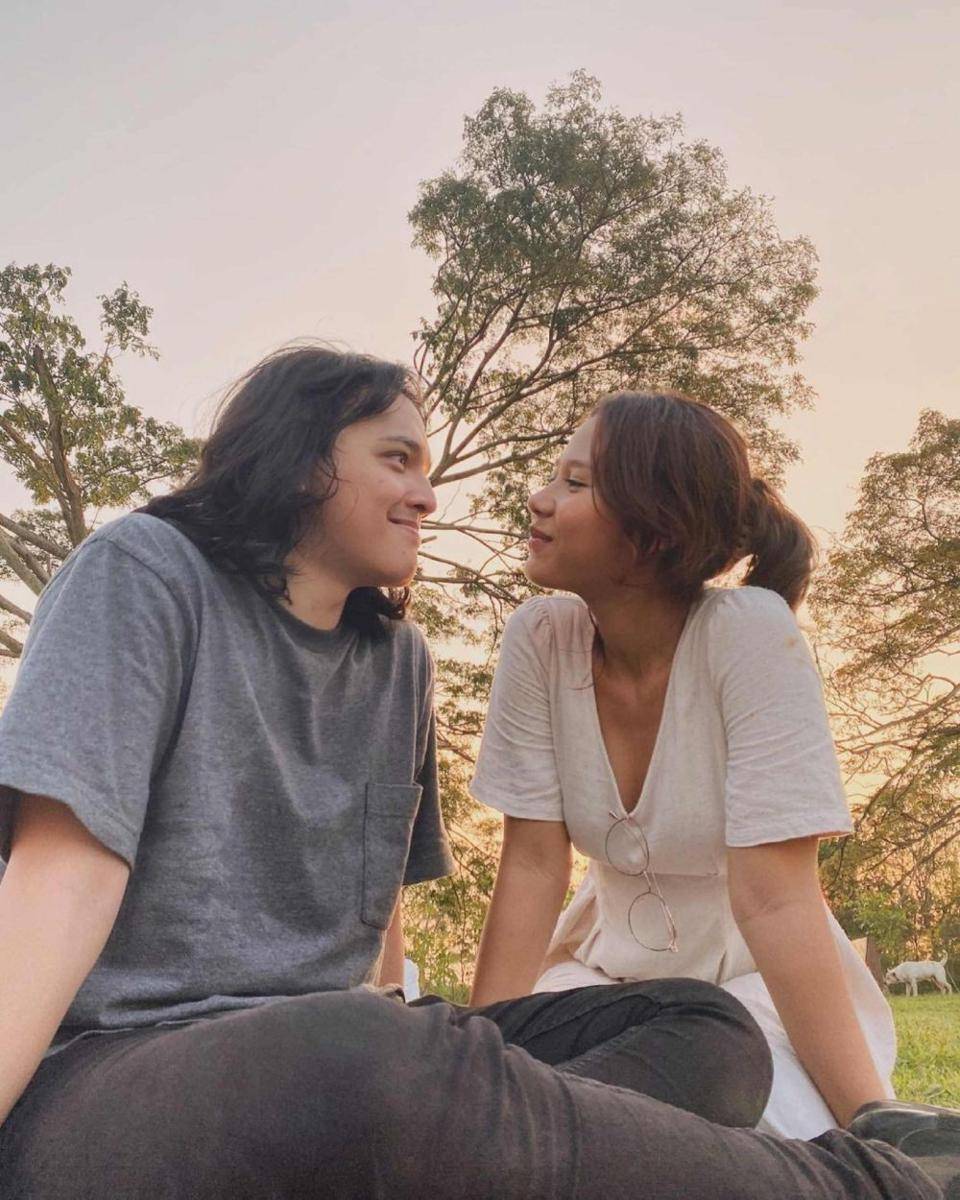 Nadin Amizah dan Faishal Tanjung mulai percaya diri pamer kemesraan (Instagram.com/cakecaine/)
