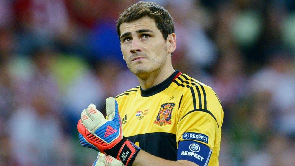 Iker Casillas ketika membela tim nasional Spanyol. (eurosport.com)