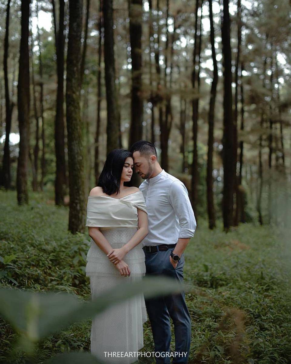 Indah Indriana dan Diaz Adritya. (Instagram.com/threeartphotography)