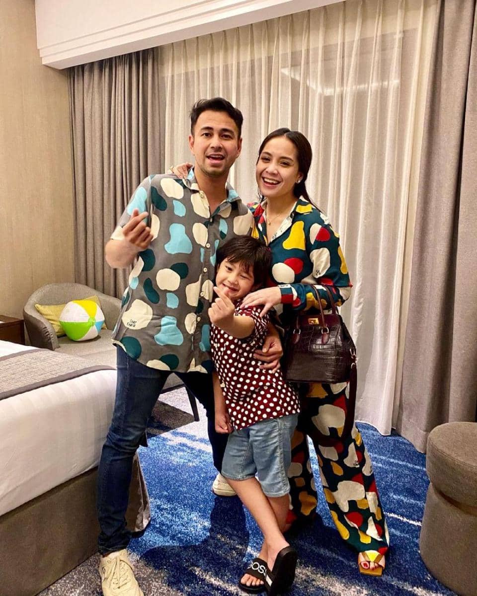 Raffi Ahmad, Nagita Slavina, dan Rafathar (instagram.com/raffinagita1717)