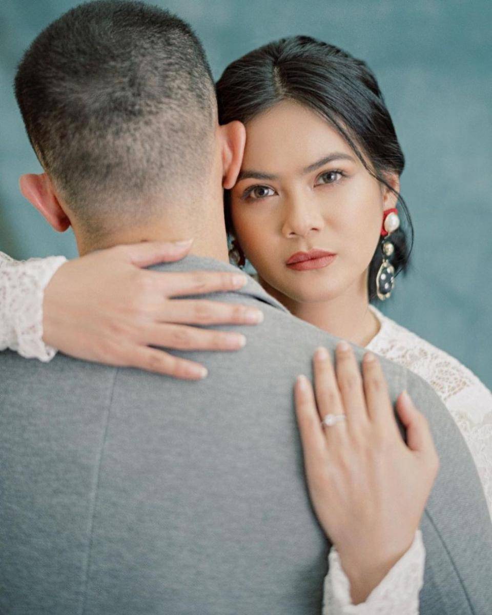 Indah Indriana dan Diaz Adritya. (Gemagrafi via Instagram.com/indahindriana)