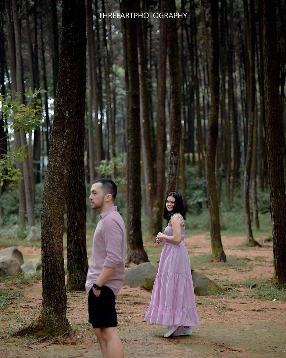Indah Indriana dan Diaz Adritya. (Instagram.com/threeartphotography)
