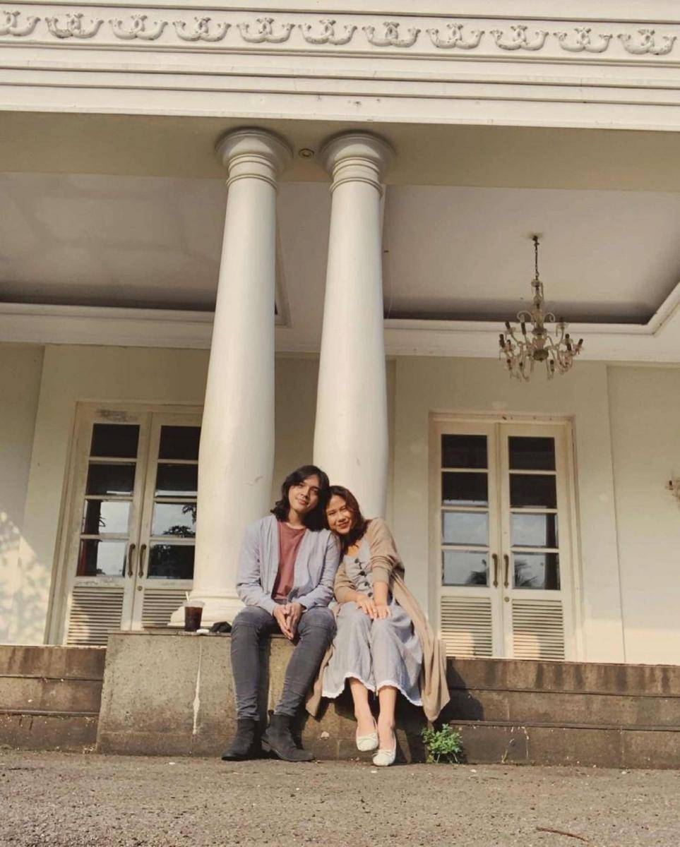 Nadin Amizah dan Faishal Tanjung mulai percaya diri pamer kemesraan (Instagram.com/cakecaine/)
