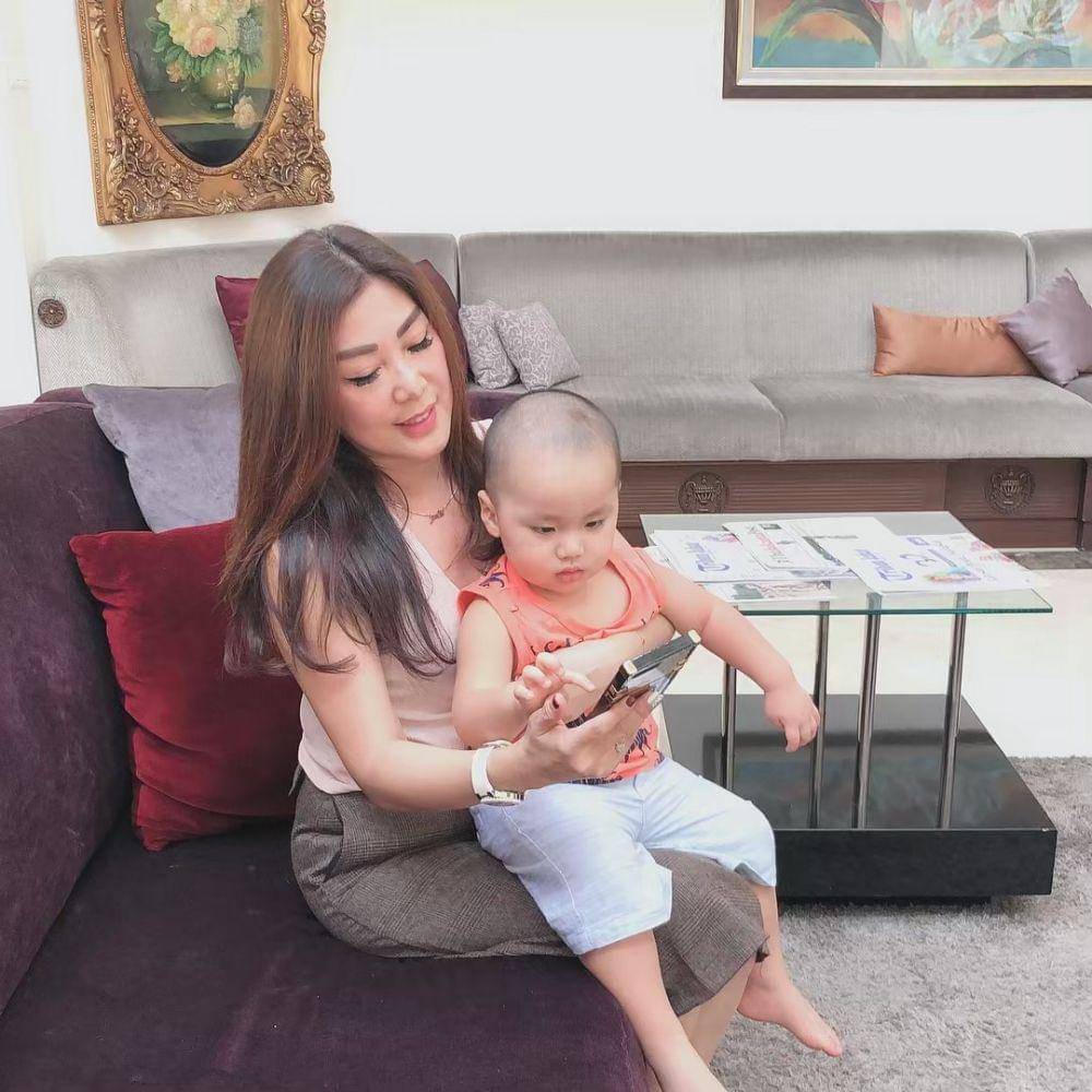 Julie Tan (instagram.com/julietanherisman)