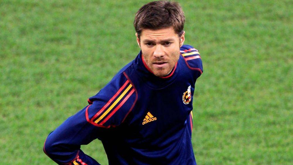 Xabi Alonso ketika membela tim nasional Spanyol. (eurosport.com)