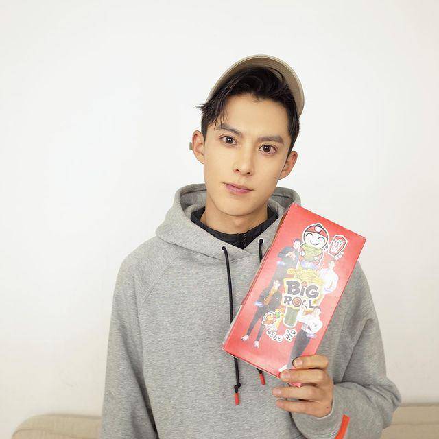 Dylan Wang (instagram.com/dylan_wang_1220)