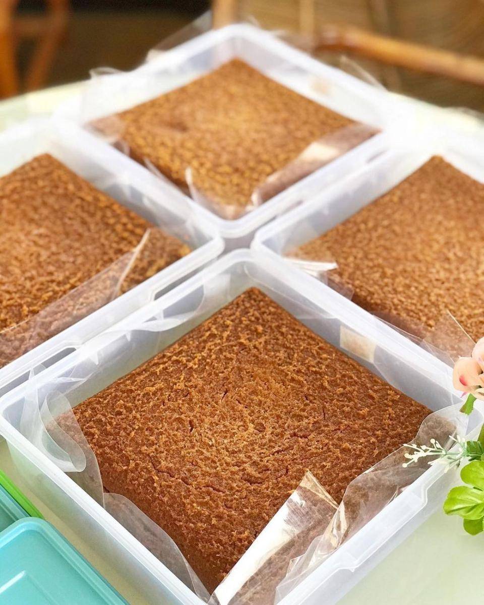 Kue 8 jam (instagram.com/madebymom.id)
