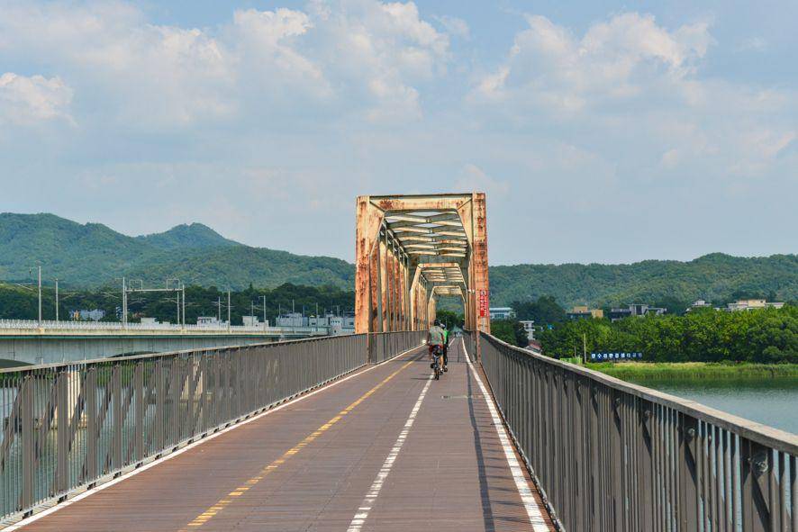 Bukhangang Railroad Bridge (ggtour.or.kr)