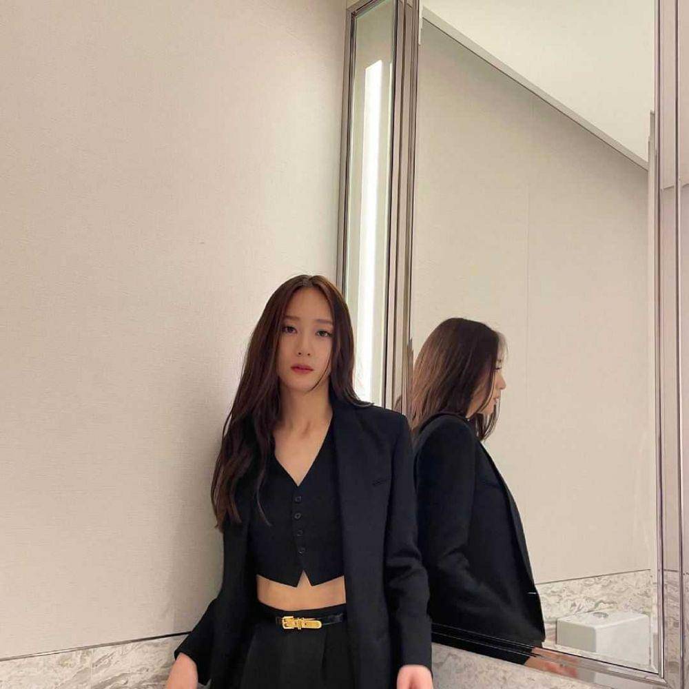 Krystal Jung (instagram.com/vousmevoyez)
