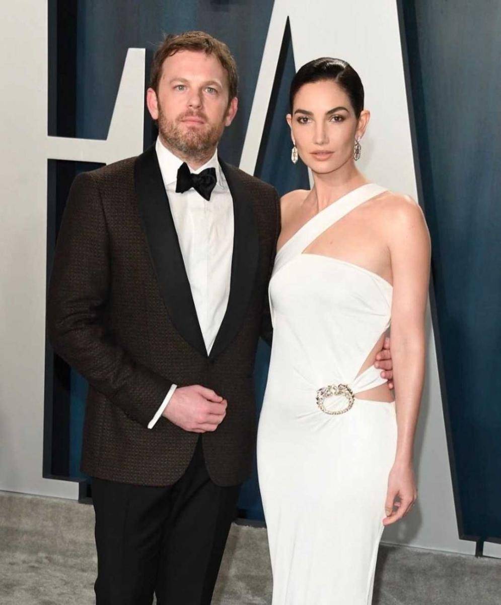 Lily Aldridge bersama pasangan (Instagram.com/Lilyaldridge)