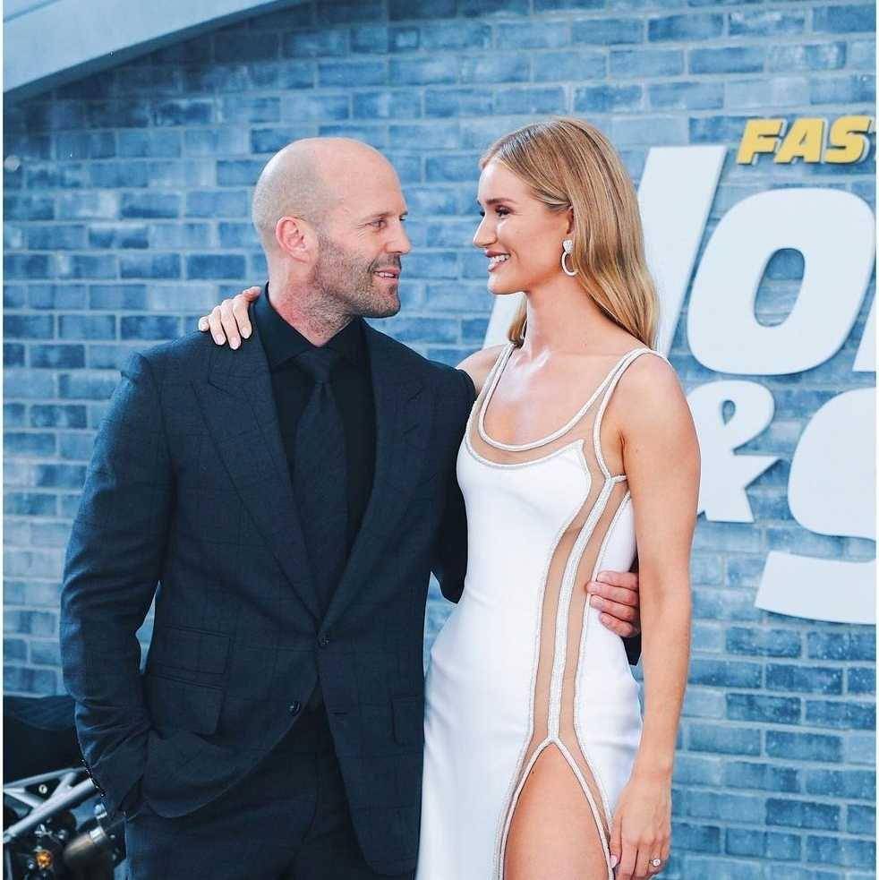 Rosie Huntington bersama pasangan (Instagram.com/rosie.hunt)