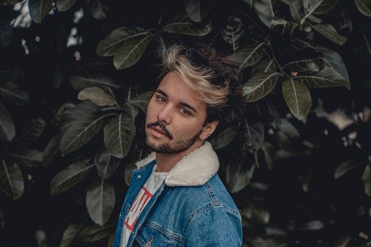 Ilustrasi pria yang murung (unsplash.com/mikenaboa)