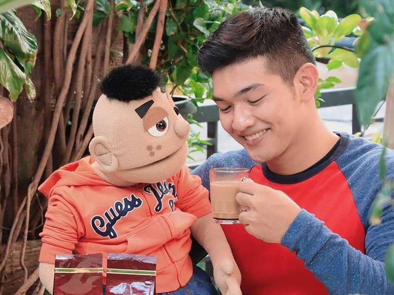Ventrilokuis, 10 Gombalan Tenggo Wicaksono ke Gadis Mancanegara