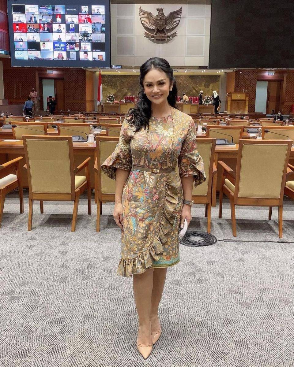 Krisdayanti (instagram.com/krisdayantilemos)