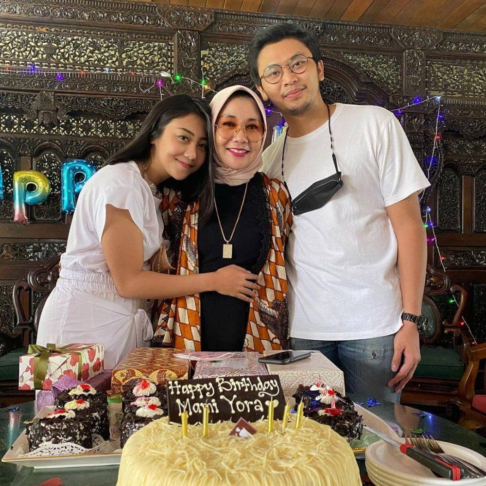 Winona Willy dan kekasih (instagram.com/nonawilly16)