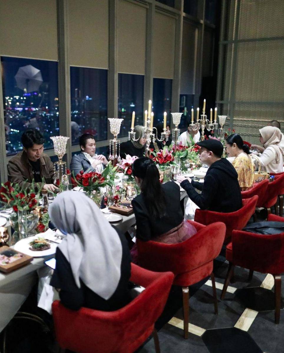 Suasana restoran milik Reino Barack. (instagram.com/princessyahrini)