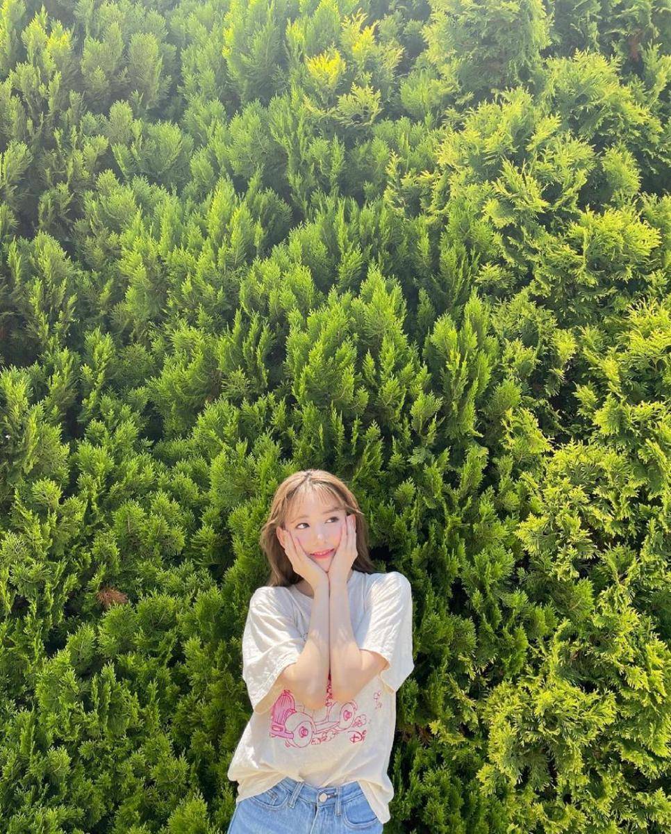 Miyawaki Sakura (instagram.com/39saku_chan)