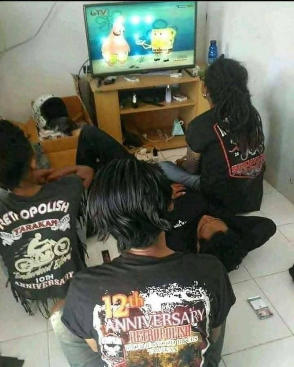 difoto dari belakang kocak (instagram.com/asupanmemekocak)