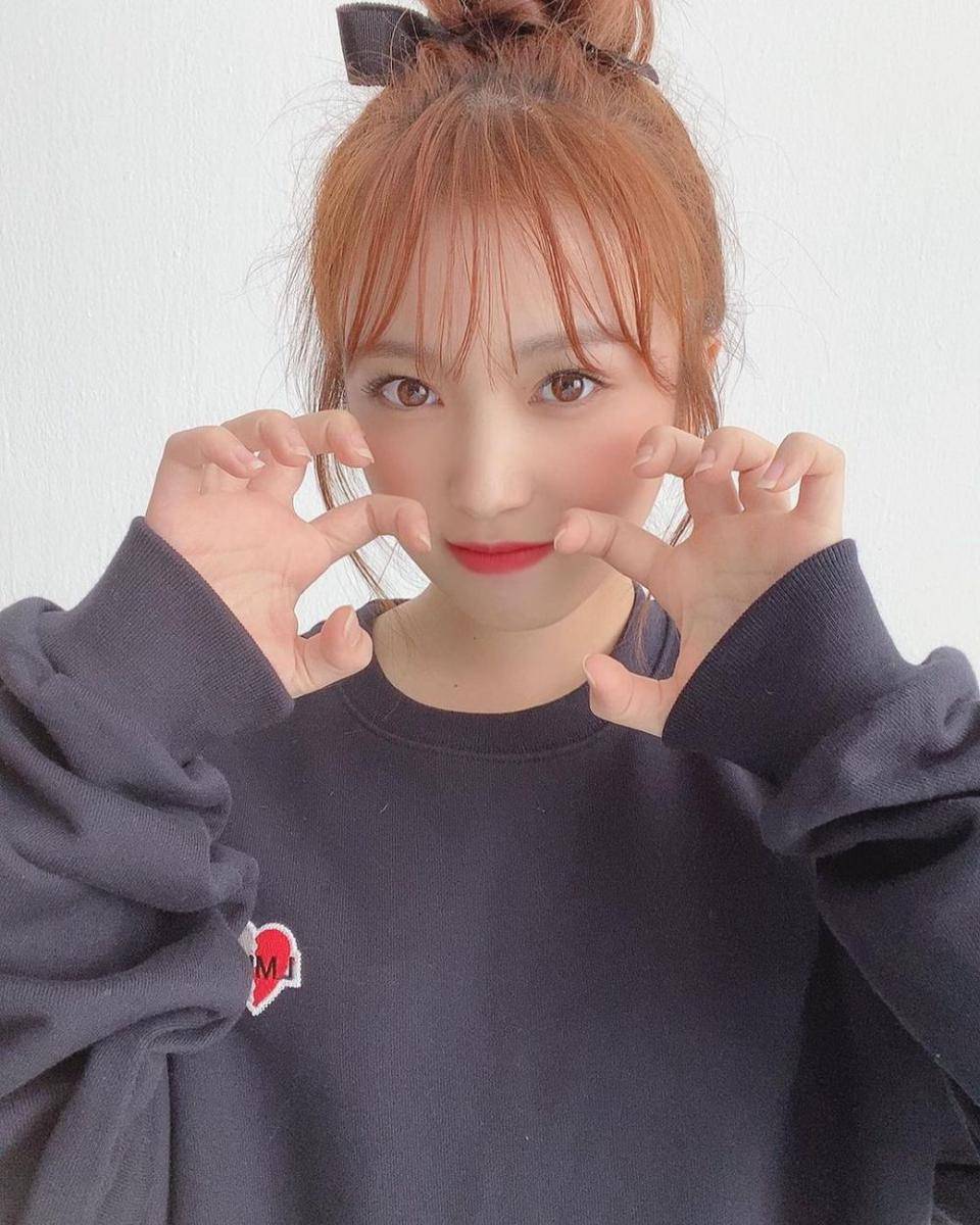 Yabuki Nako (instagram.com/75_yabuki)
