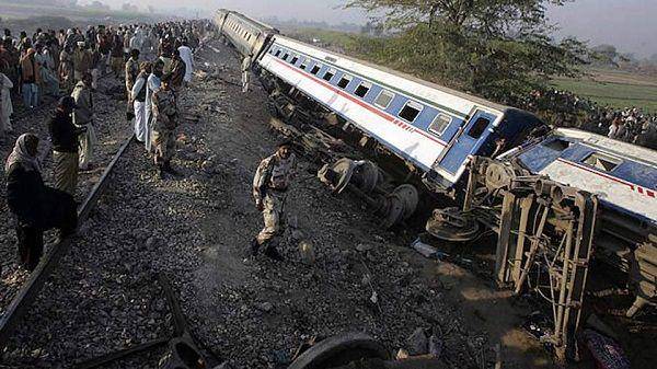 Kecelakaan kereta api Millat Express di Pakistan telah menewaskan sebanyak 30 orang pada hari Senin, 7 Juni 2021, waktu setempat. (Twitter.com/Xy5Z89)
