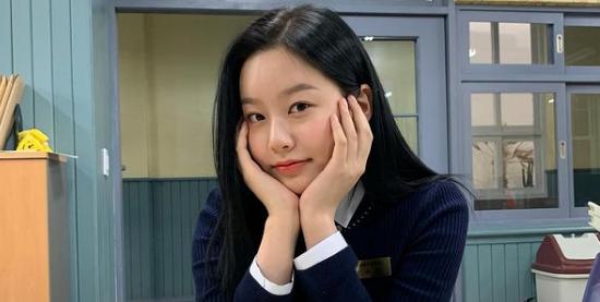 9 Potret Park Yoo Na yang Comeback Drama Jadi Mahasiswa Kepolisian