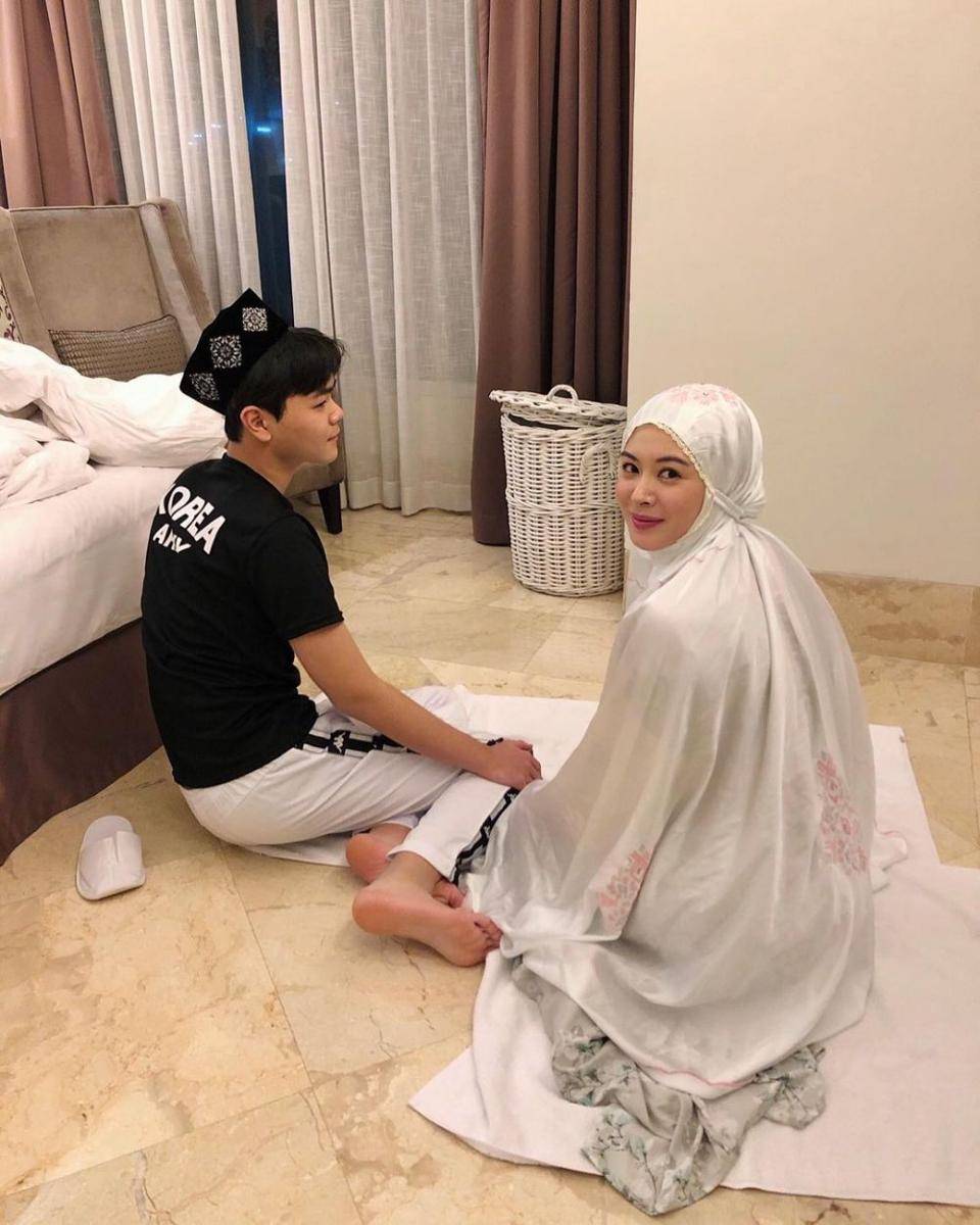 Ayana dan Aydin Moon (instagram.com/aydinmoon