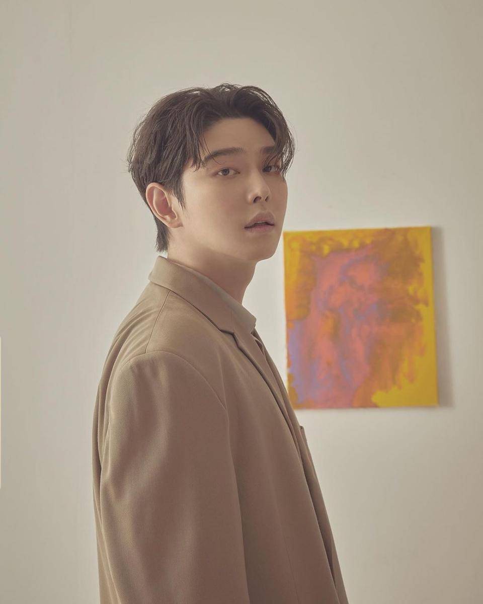 Yoon Kyun Sang (instagram.com/thestarmagazine)
