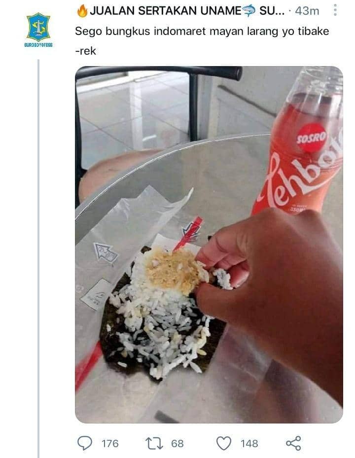 momen kebetulan saat makan (twitter.com/sbyfess)