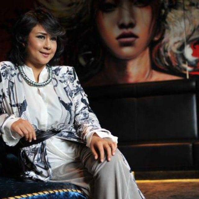 Ria Irawan (instagram.com/riairawan)