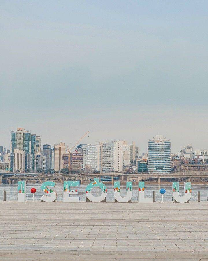 Yeouido Hangang Park (instagram.com/stone.water_)