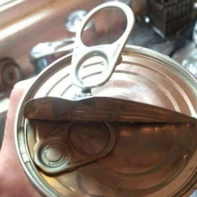 momen kebetulan saat makan (instagram.com/humorsantuy)