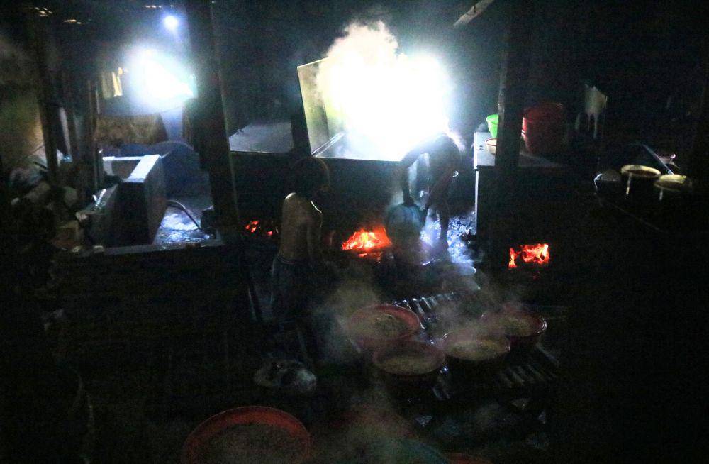 Produksi tempe tetap berjalan normal meski harga kedelai naik. IDN Times/Alfi Ramadana