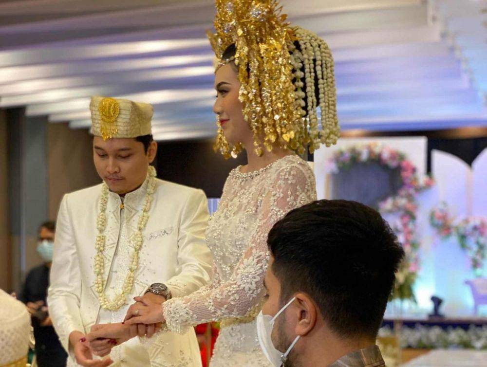 Pernikahan Imaz Fitria (Instagram.com/agungsaputrabm/)