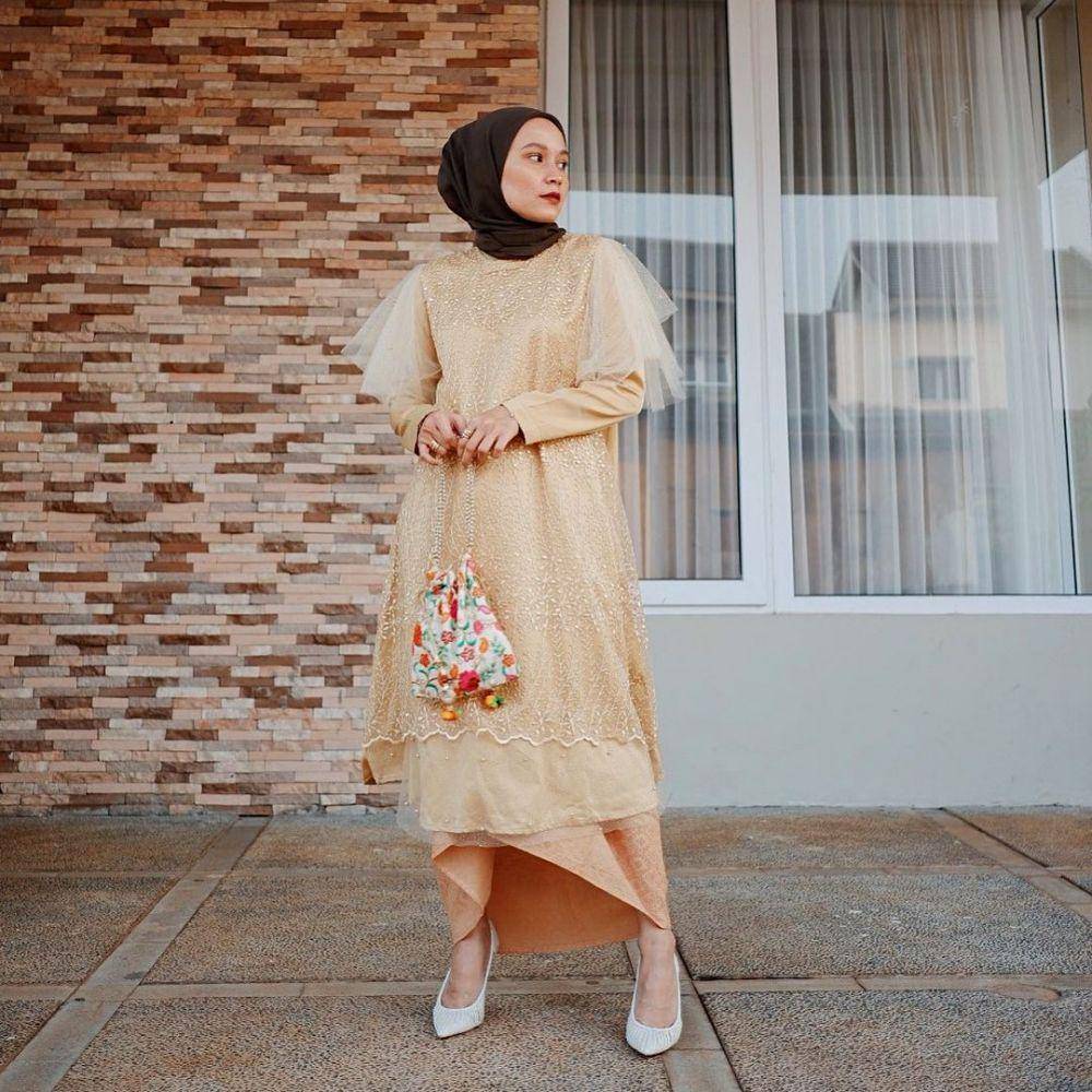 Outfit kondangan ala selebgram Chairunissa (instagram.com/nissachair)