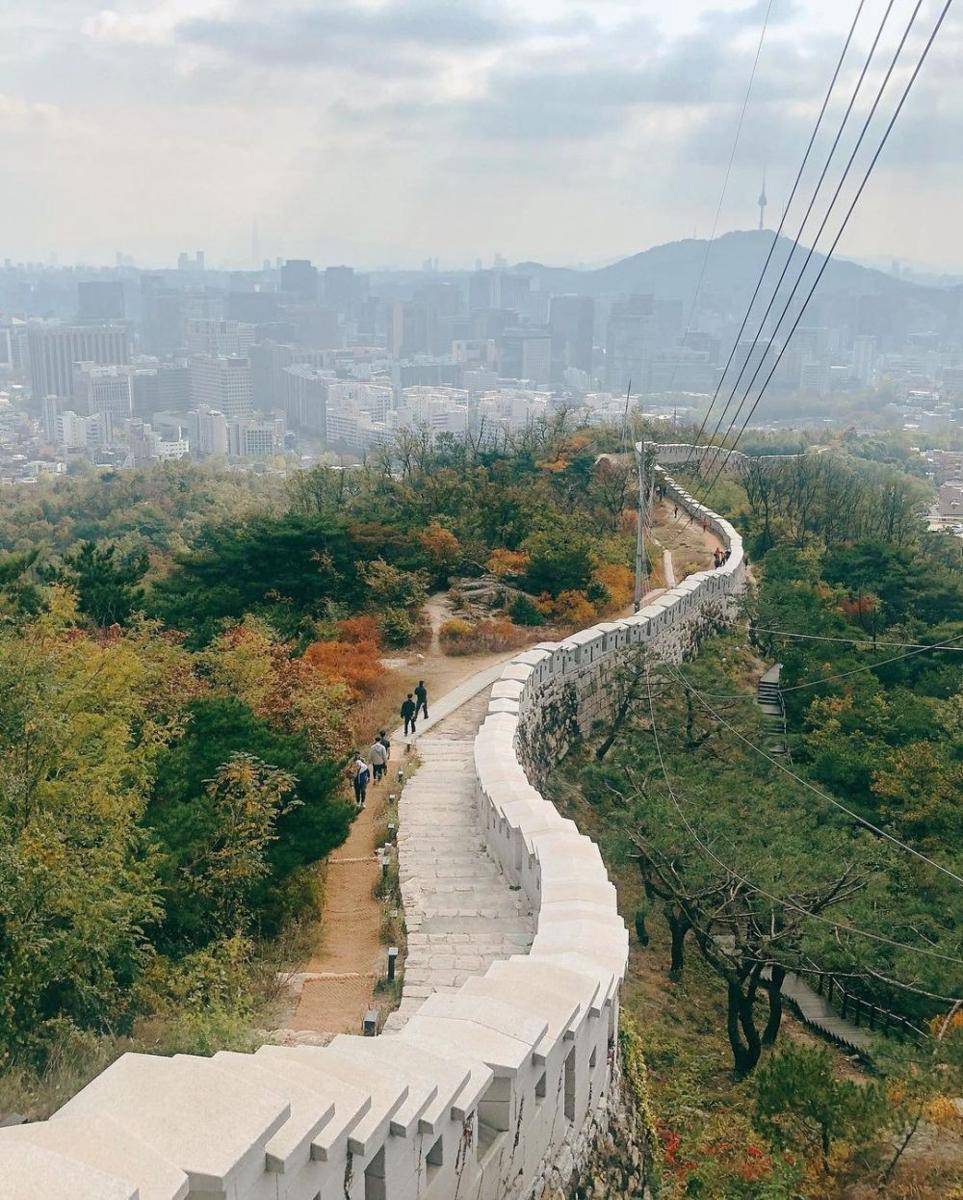 Seoul Fortress (instagram.com/koreanhailey)