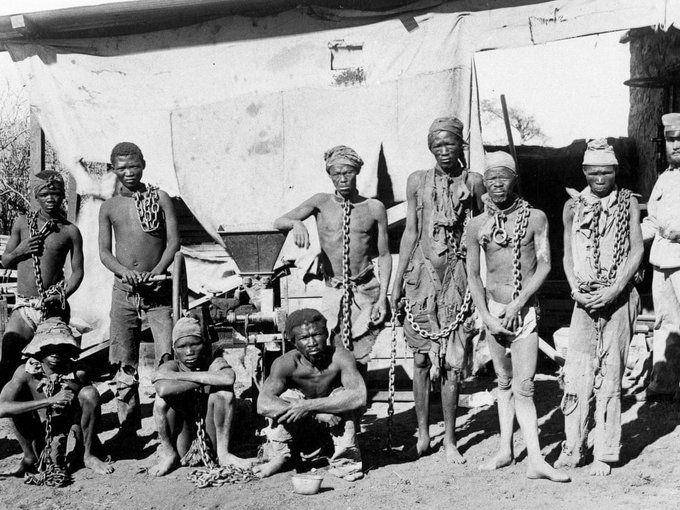 Suku Herero dan Nama yang menjadi tawanan Pasukan Kolonial Jerman di Namibia. (Twitter.com/Chamara Sumanapala)
