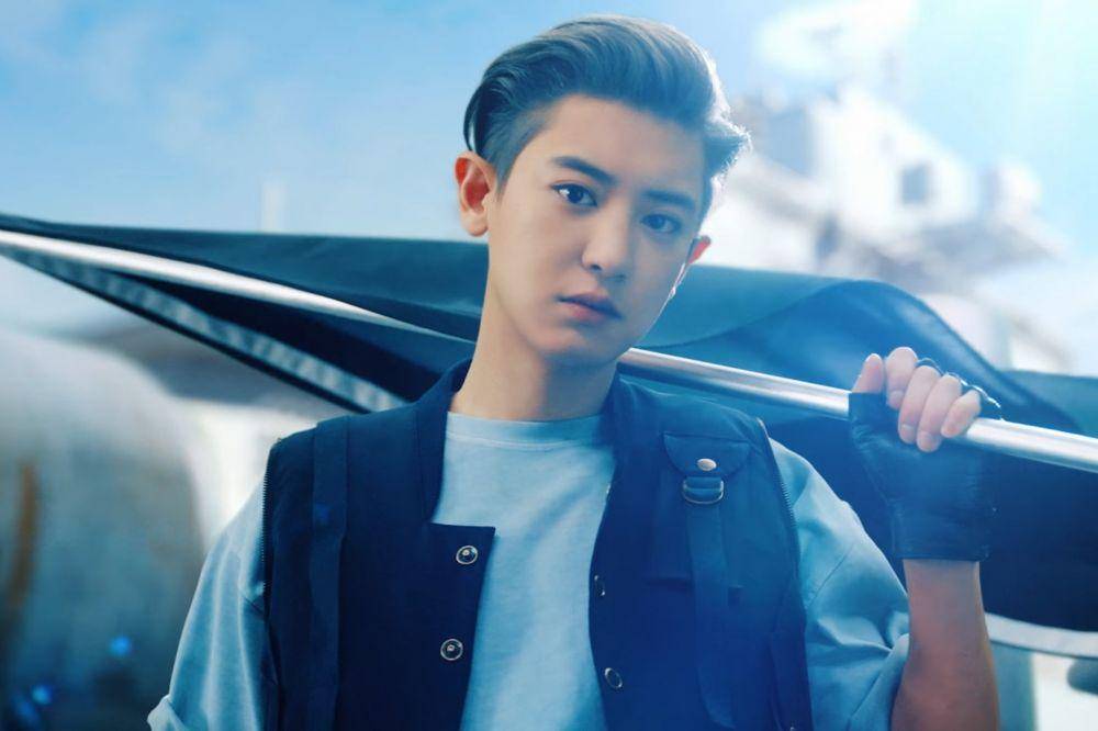 Penampilan Chanyeol di MV 'Don't Fight the Feeling' (YouTube/SMTOWN)