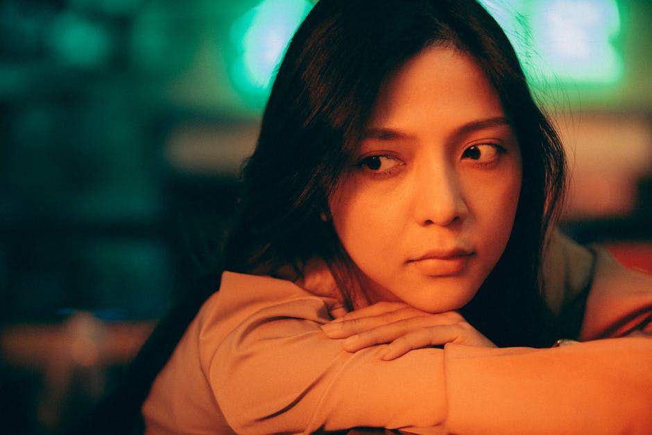 Ilustrasi perempuan murung (pexels.com/khoa-vo-2347168)