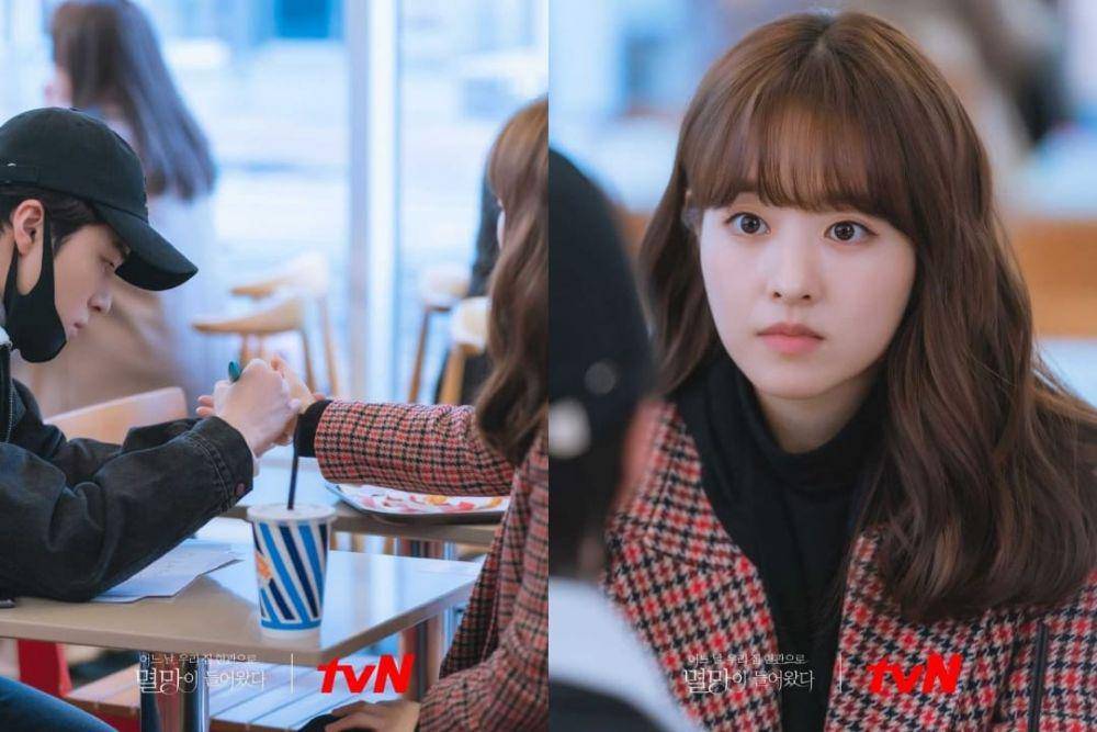 Park Bo Young dan Nam Da Reum di Doom at Your Service (dok. tvN)