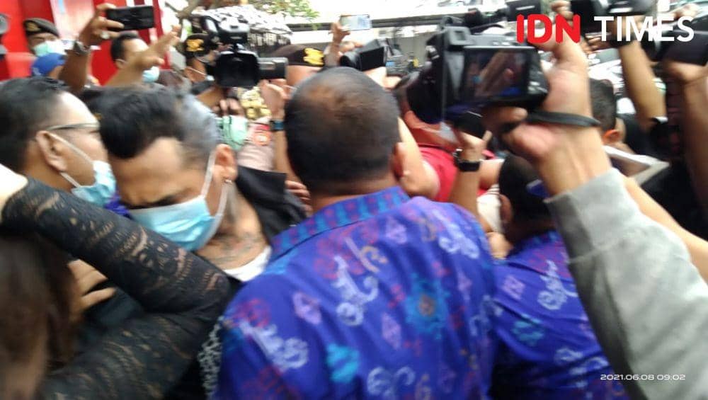 Jerinx Bebas Murni Hari Ini, Keluar Penjara Langsung Melukat