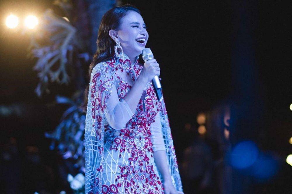 Rossa nyanyi di pernikahan (Instagram.com/itsrossa910/)