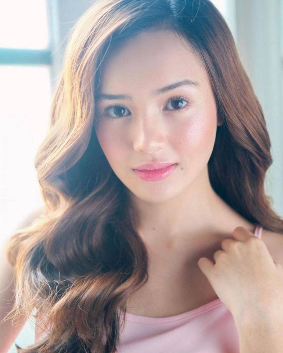 Beby Tsabina (instagram.com/bebytsabina)
