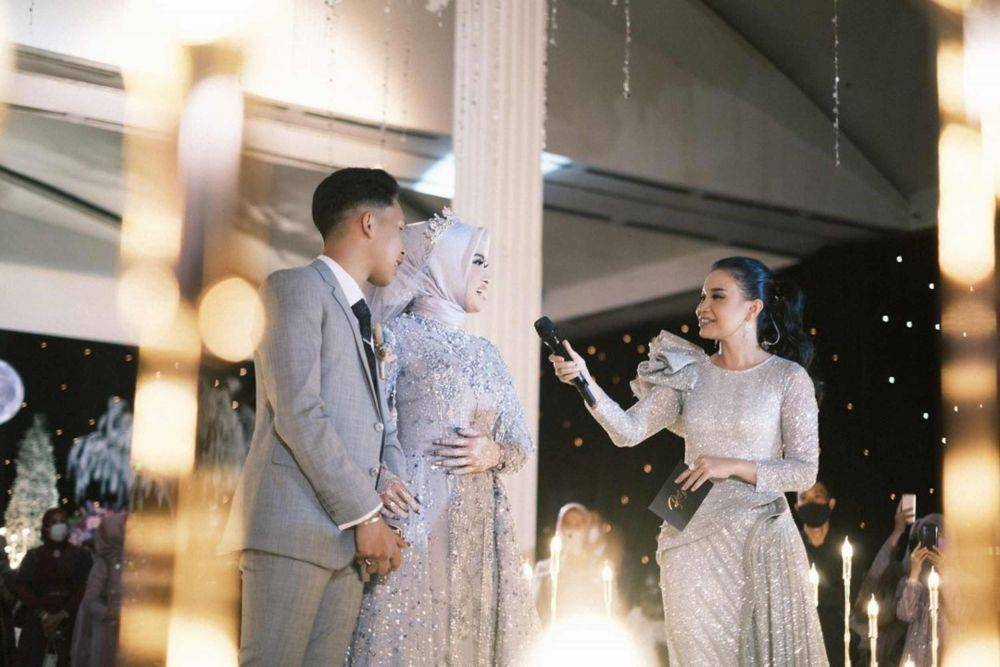 Rossa nyanyi di pernikahan (Instagram.com/itsrossa910/)