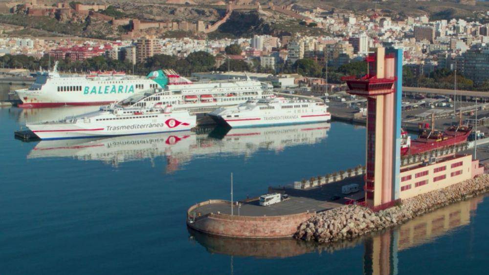 Kapal feri di Pelabuhan Almeria, Spanyol. (twitter.com/canalsuralmeria)