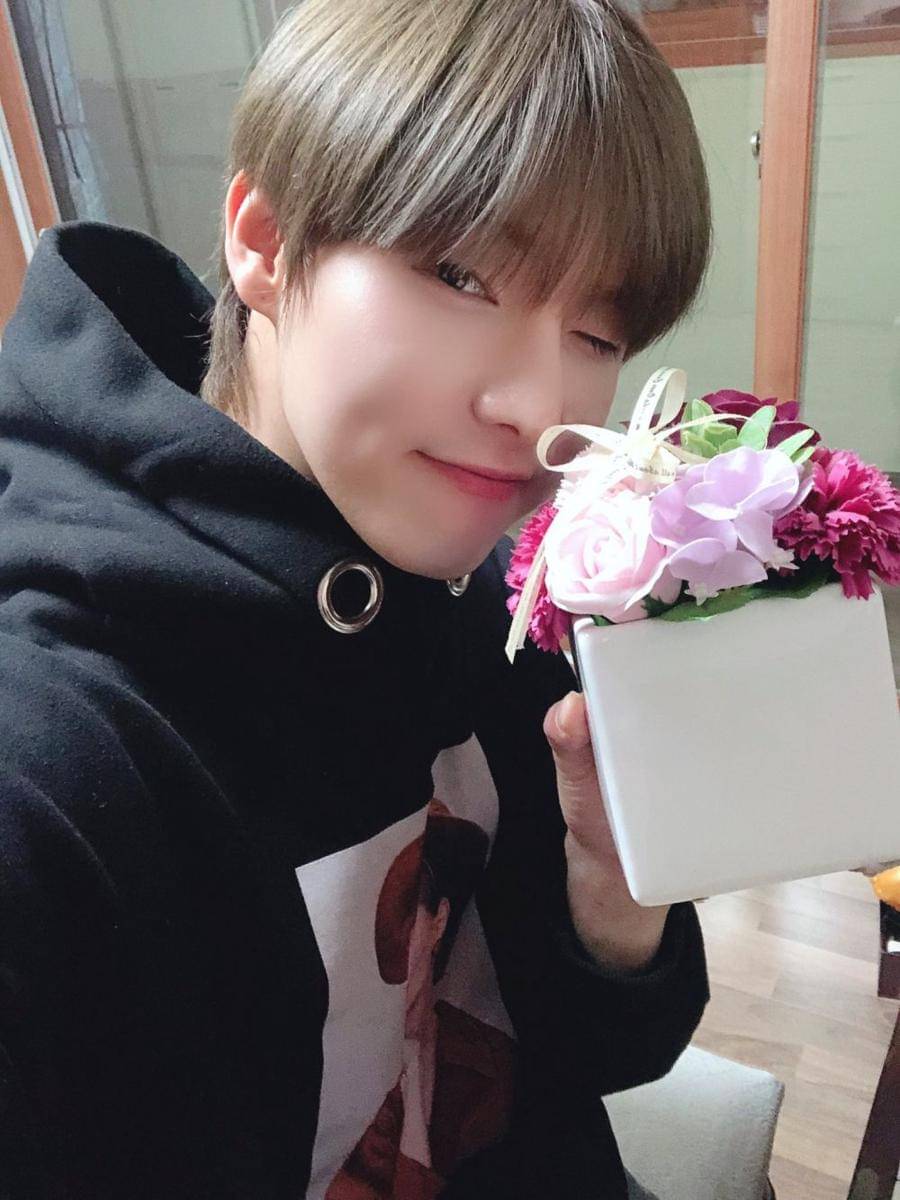 Yonghoon ONEWE (twitter.com/official_ONEWE)