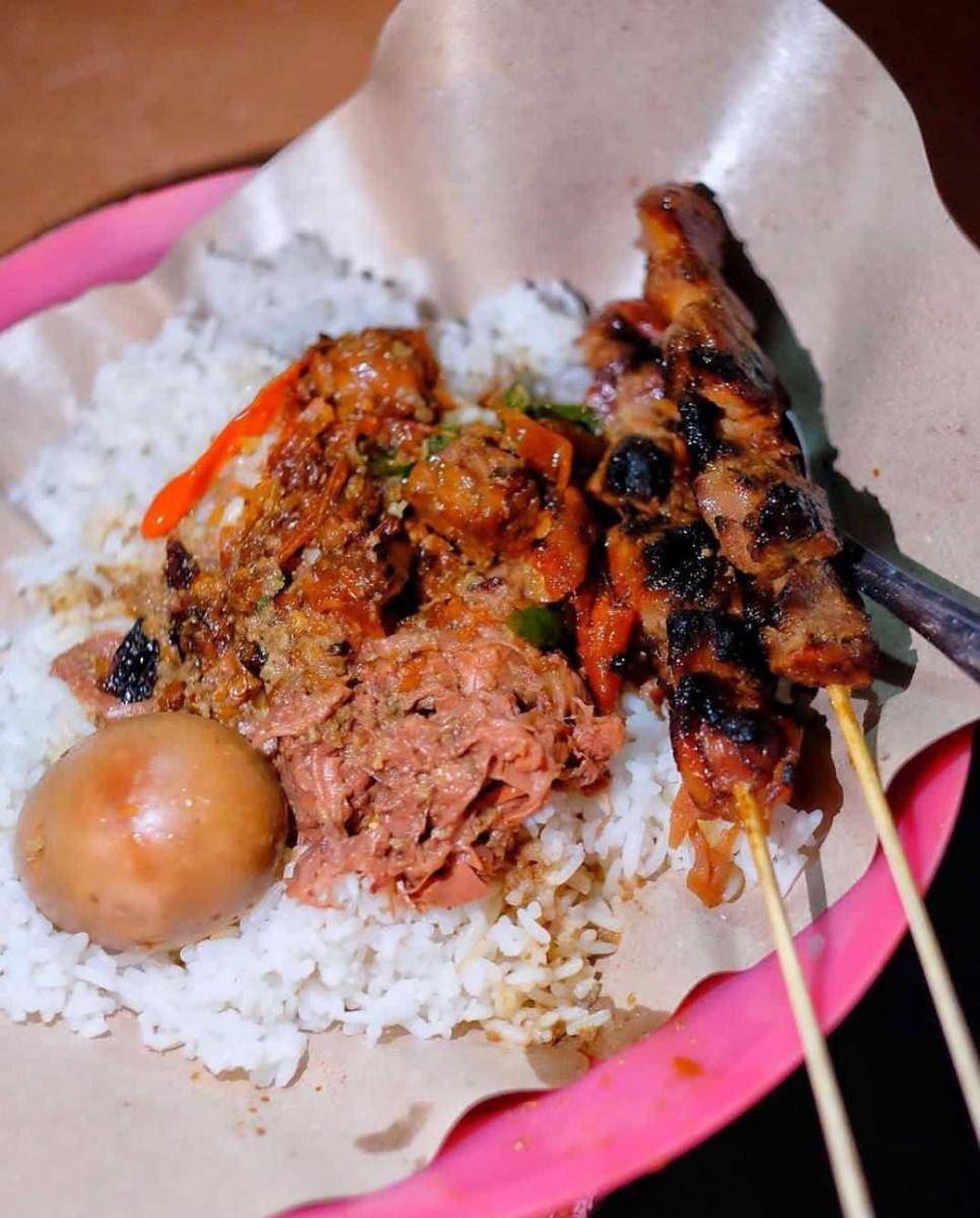 Gudeg Mercon Bu Tinah (instagram.com/travelokaeats)