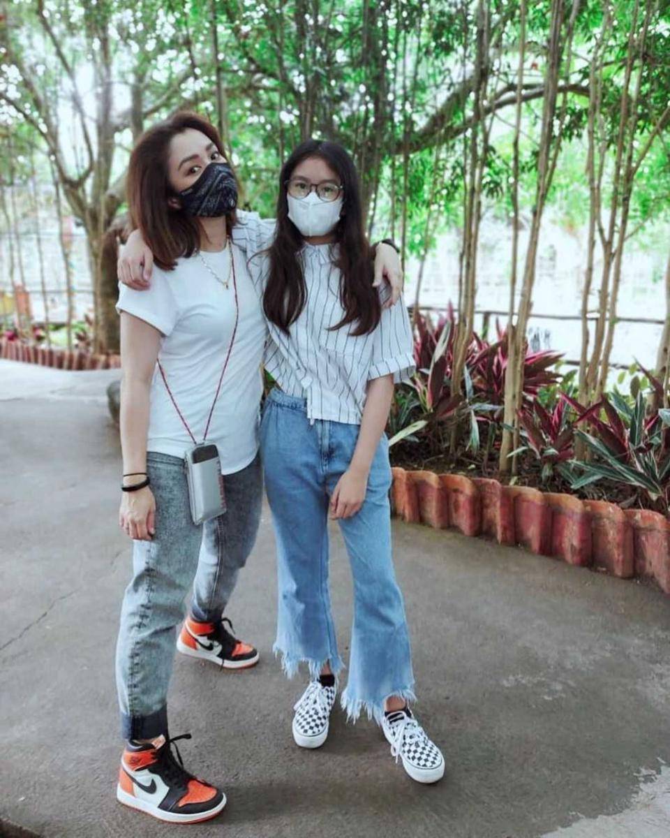 Melly Mono (instagram.com/melly_mono)