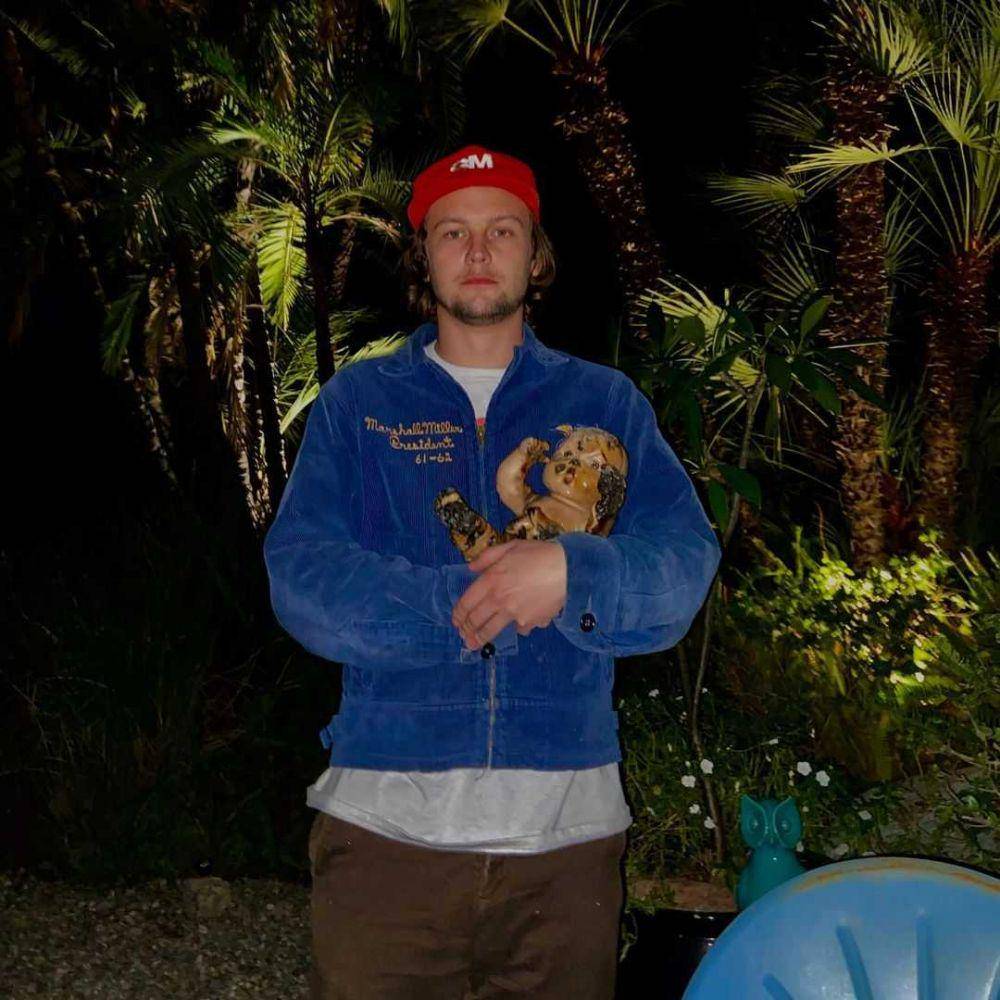 Logan Miller (instagram.com/loganmiller)