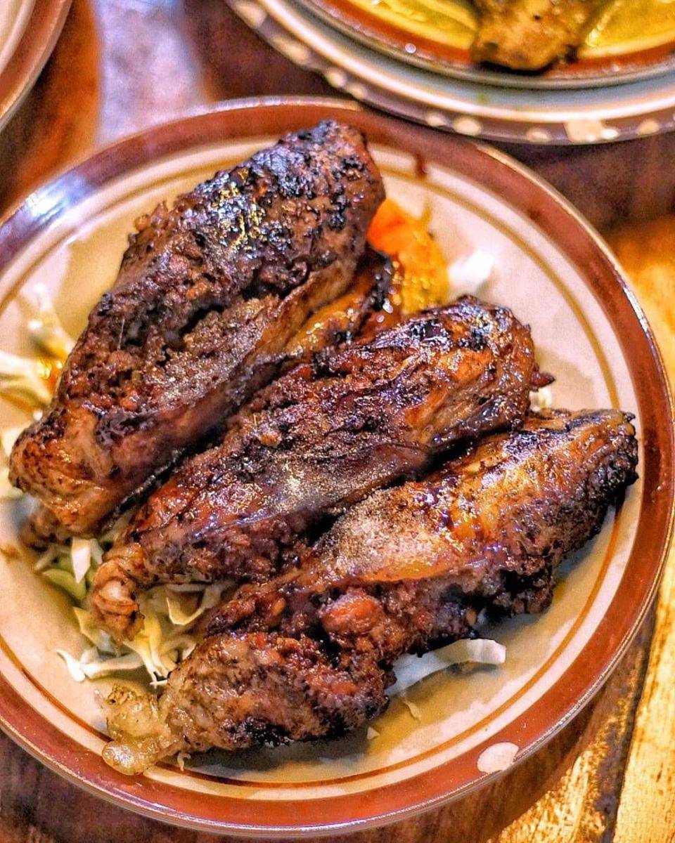 sate buntel pak manto solo (instagram.com/jogjabikinlaper)