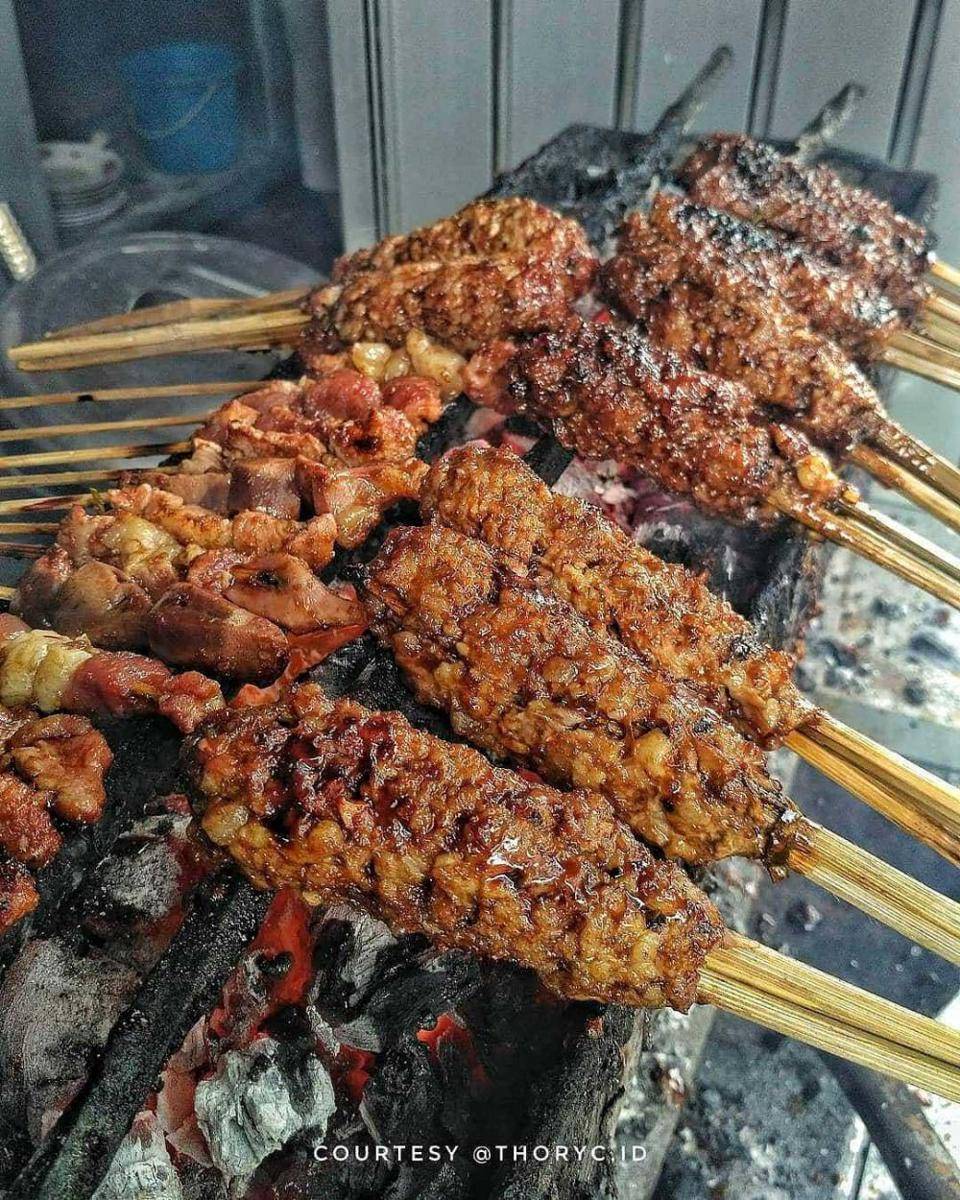 potret menu sate buntel Pak Kasdi (instagram.com/gemarkulineran)